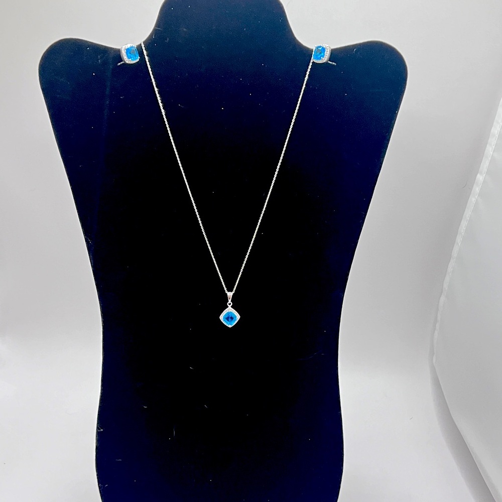 Sterling silver Swiss blue topaz necklace and earring set